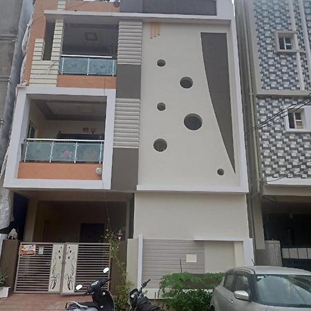 Sri Govinda Nilayam Home Stay 1 Visakhapatnam Exteriör bild