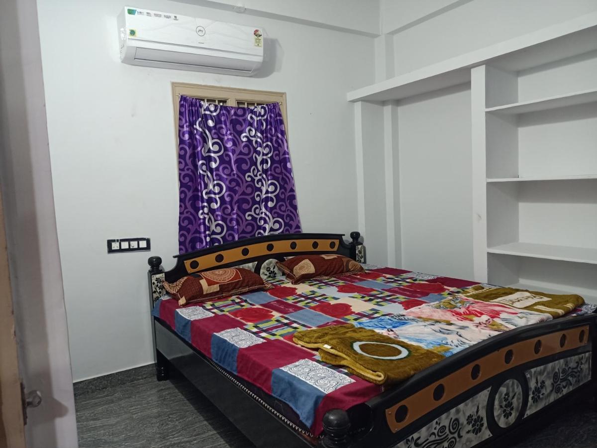 Sri Govinda Nilayam Home Stay 1 Visakhapatnam Exteriör bild