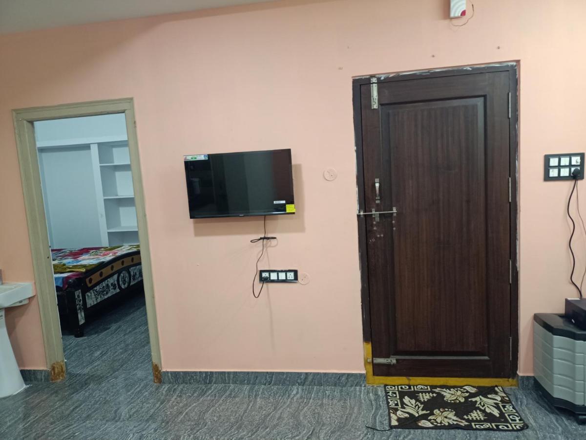 Sri Govinda Nilayam Home Stay 1 Visakhapatnam Exteriör bild