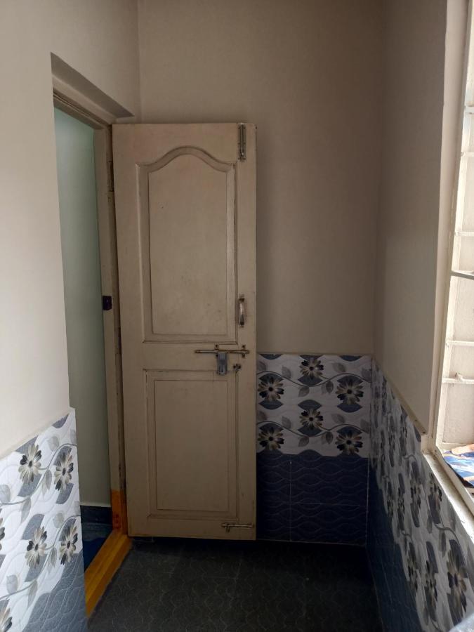 Sri Govinda Nilayam Home Stay 1 Visakhapatnam Exteriör bild