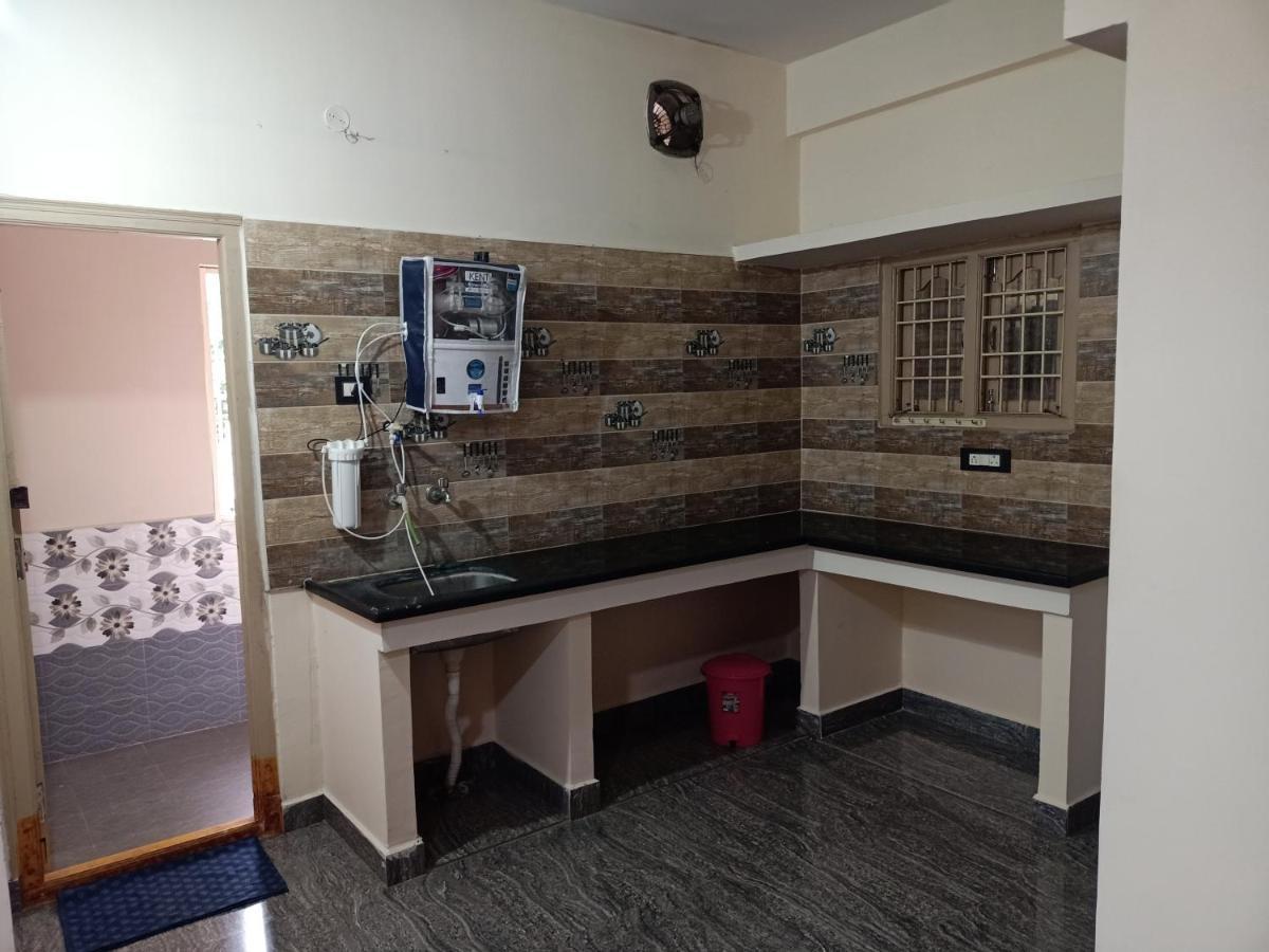 Sri Govinda Nilayam Home Stay 1 Visakhapatnam Exteriör bild