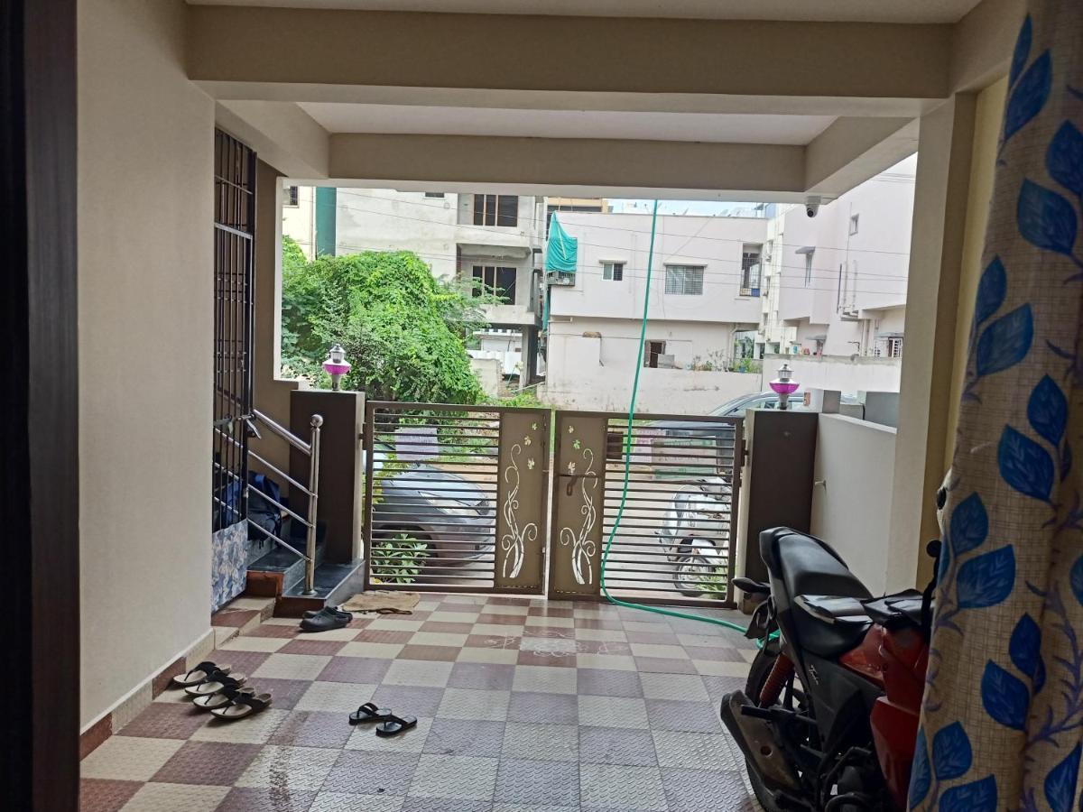 Sri Govinda Nilayam Home Stay 1 Visakhapatnam Exteriör bild