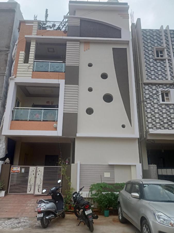 Sri Govinda Nilayam Home Stay 1 Visakhapatnam Exteriör bild